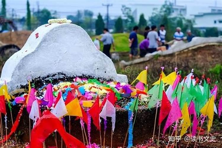 清明节什么时间上坟好？